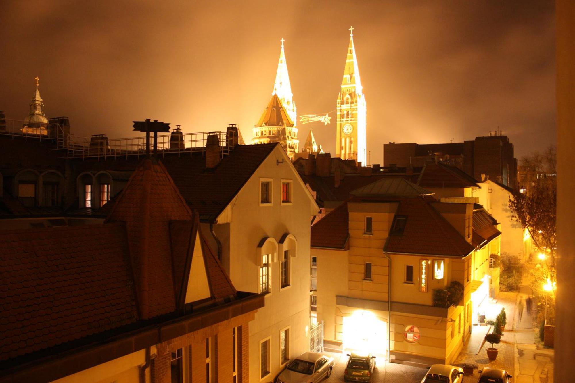 Dom Hotel Szeged Exterior photo